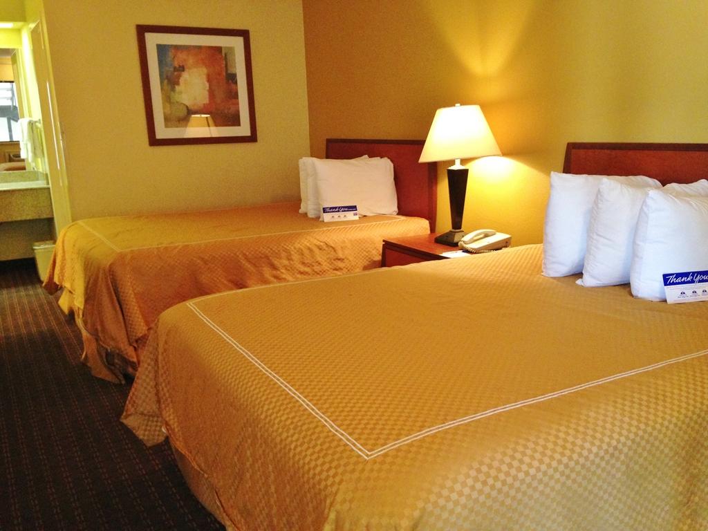 Americas Best Value Inn Юкон Стая снимка