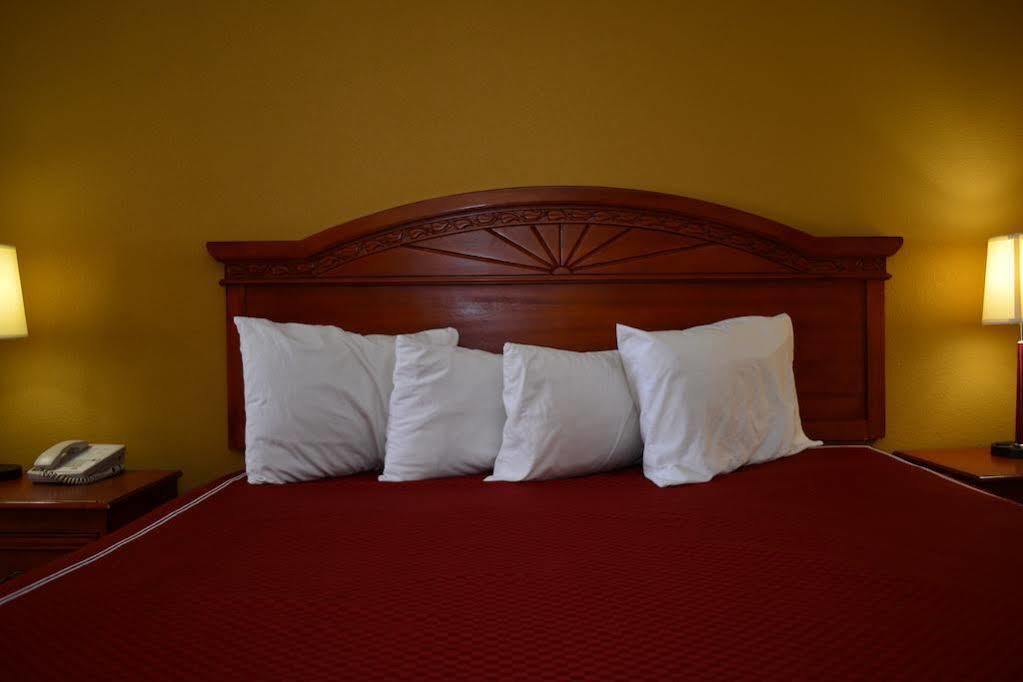 Americas Best Value Inn Юкон Екстериор снимка